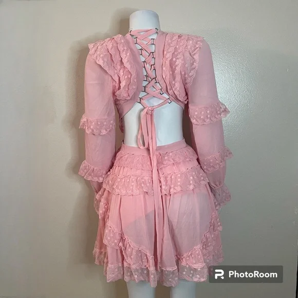 Pink V-neckline lace ruffle crisscross back cutout long sleeve mini dress - Picture 9 of 10